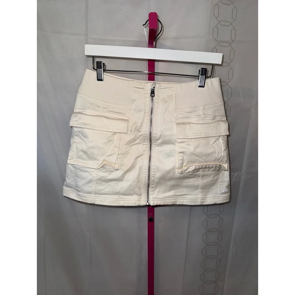 Alo Yoga Night Out Ivory Cargo Mini Skirt Full Zip Ribbed Waist Cream